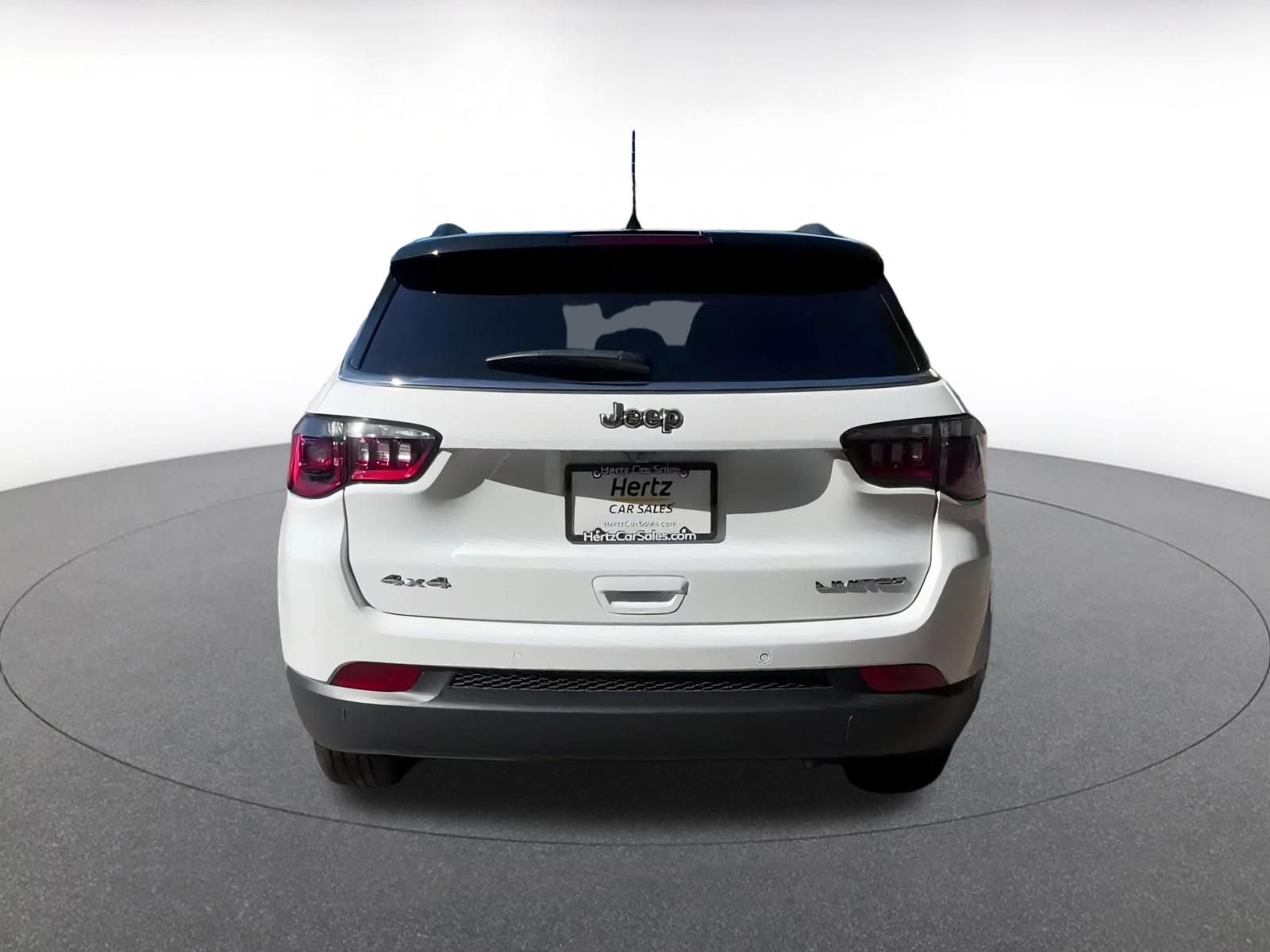 Used 2025 Jeep Compass Limited image 12