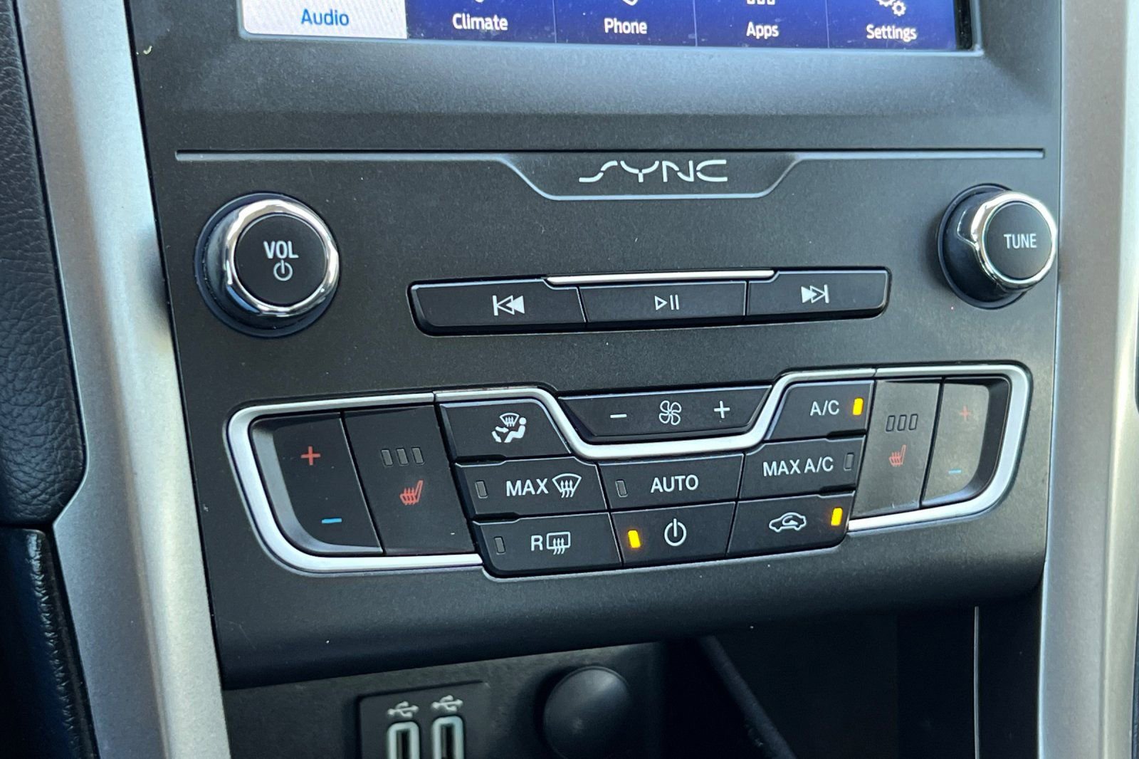 Certified 2020 Ford Fusion SEL FWD image 20