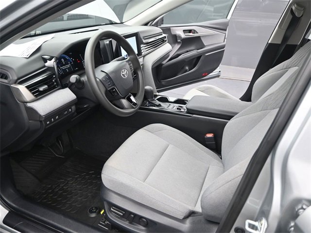 Used 2025 Toyota Camry LE image 6