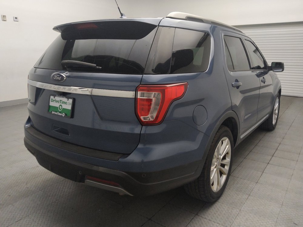 Used 2019 Ford Explorer XLT w/ Equipment Group 202A FWD image 9