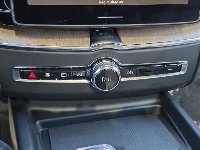 Certified 2026 Volvo XC60 B5 Plus AWD/4WD image 18
