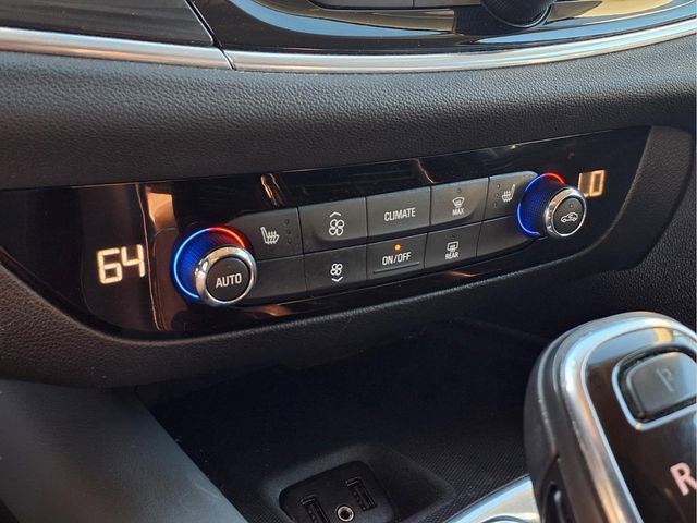 Used 2019 Buick Enclave Essence FWD image 7