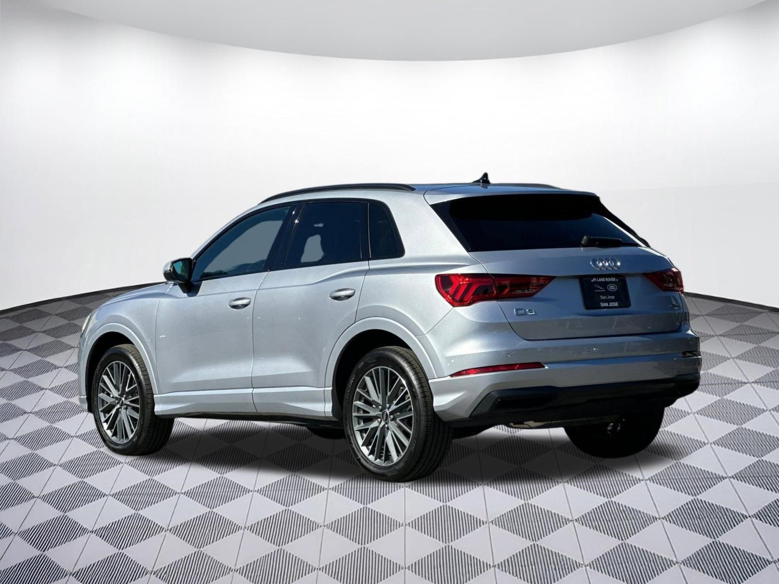 Used 2023 Audi Q3 2.0T Premium Plus w/ Premium Plus Package AWD/4WD image 3