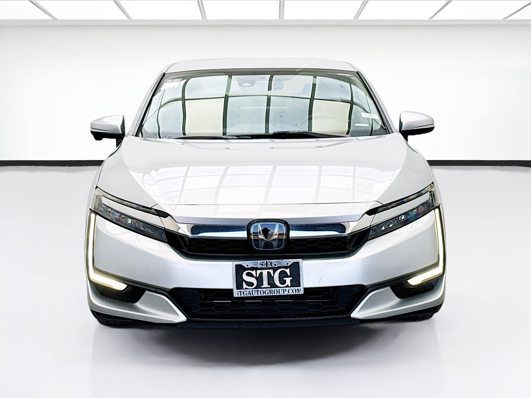 Used 2018 Honda Clarity Touring image 2