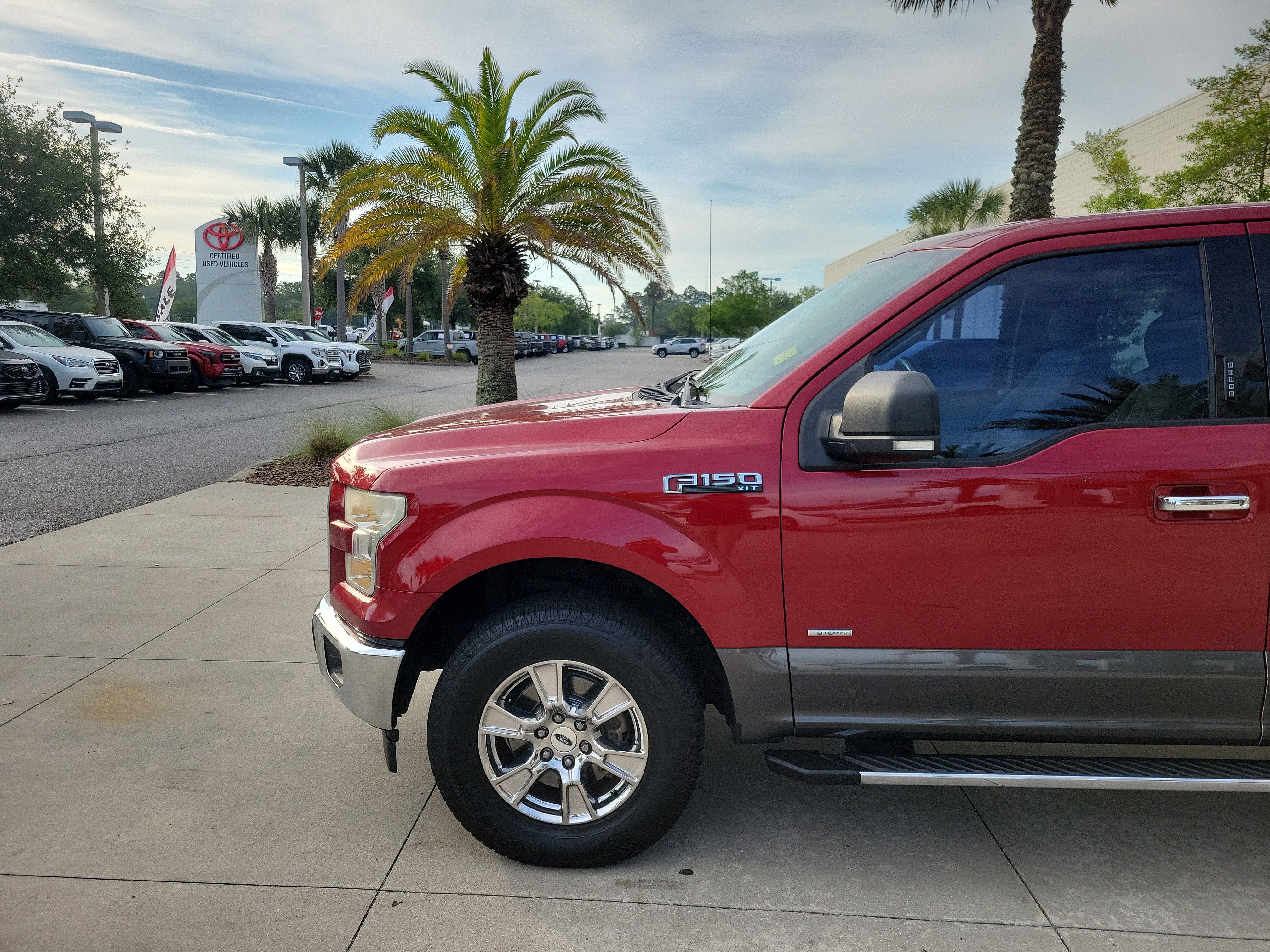 Used 2017 Ford F150 XLT w/ Equipment Group 302A Luxury image 2