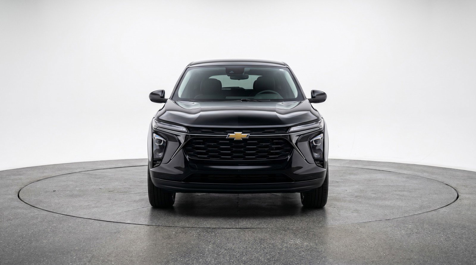 Used 2025 Chevrolet Trax LT FWD image 2