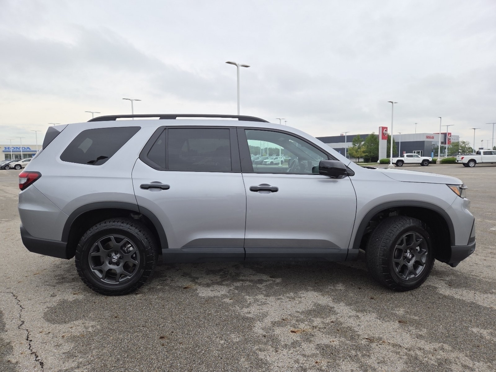 Used 2025 Honda Pilot TrailSport image 19