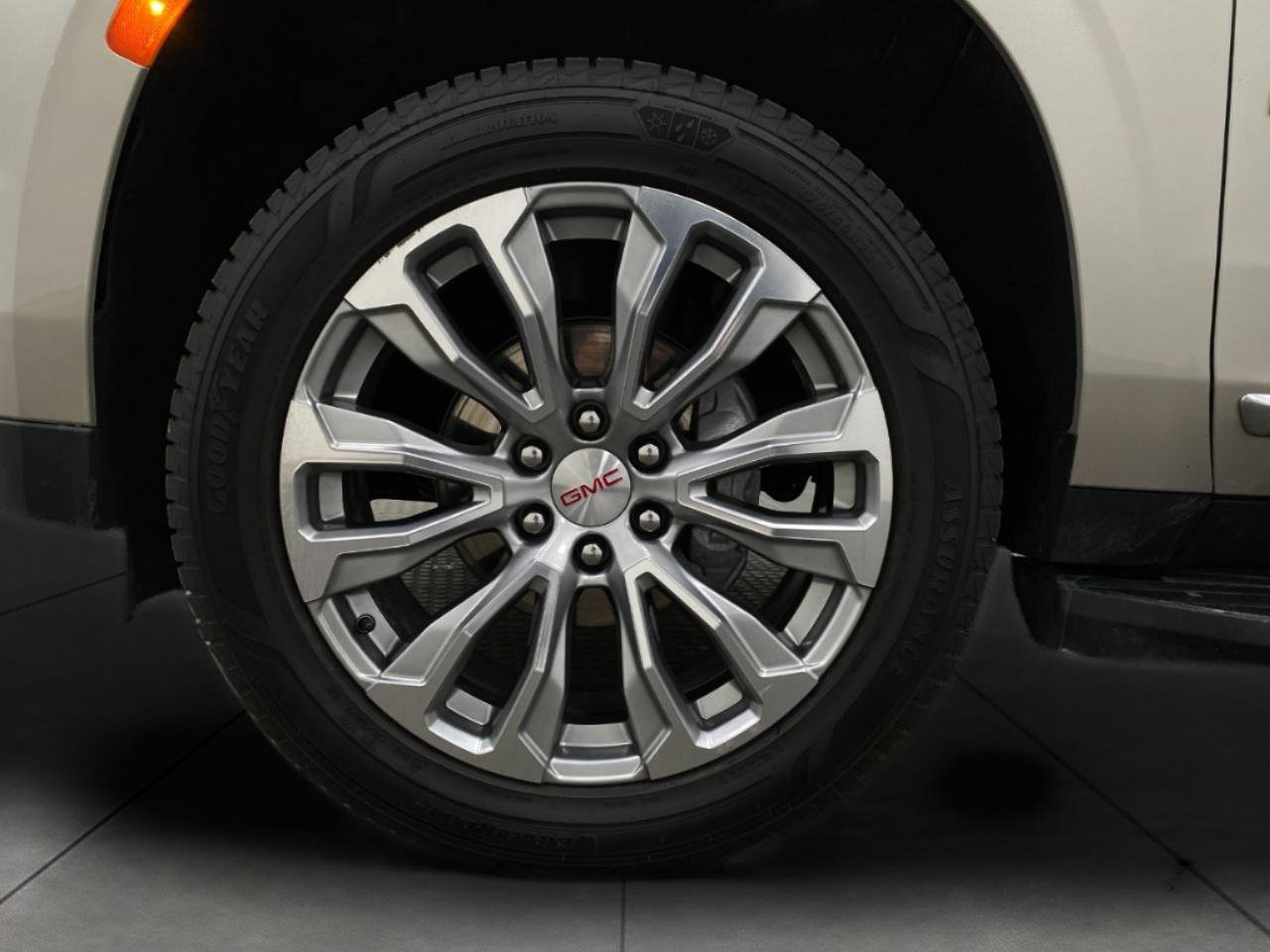 Used 2024 GMC Yukon XL Denali w/ Max Trailering Package image 14