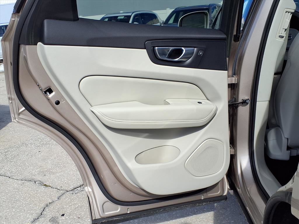 Certified 2023 Volvo XC60 B5 Plus image 18