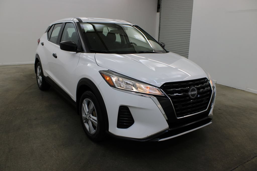 Used 2023 Nissan Kicks S FWD image 6