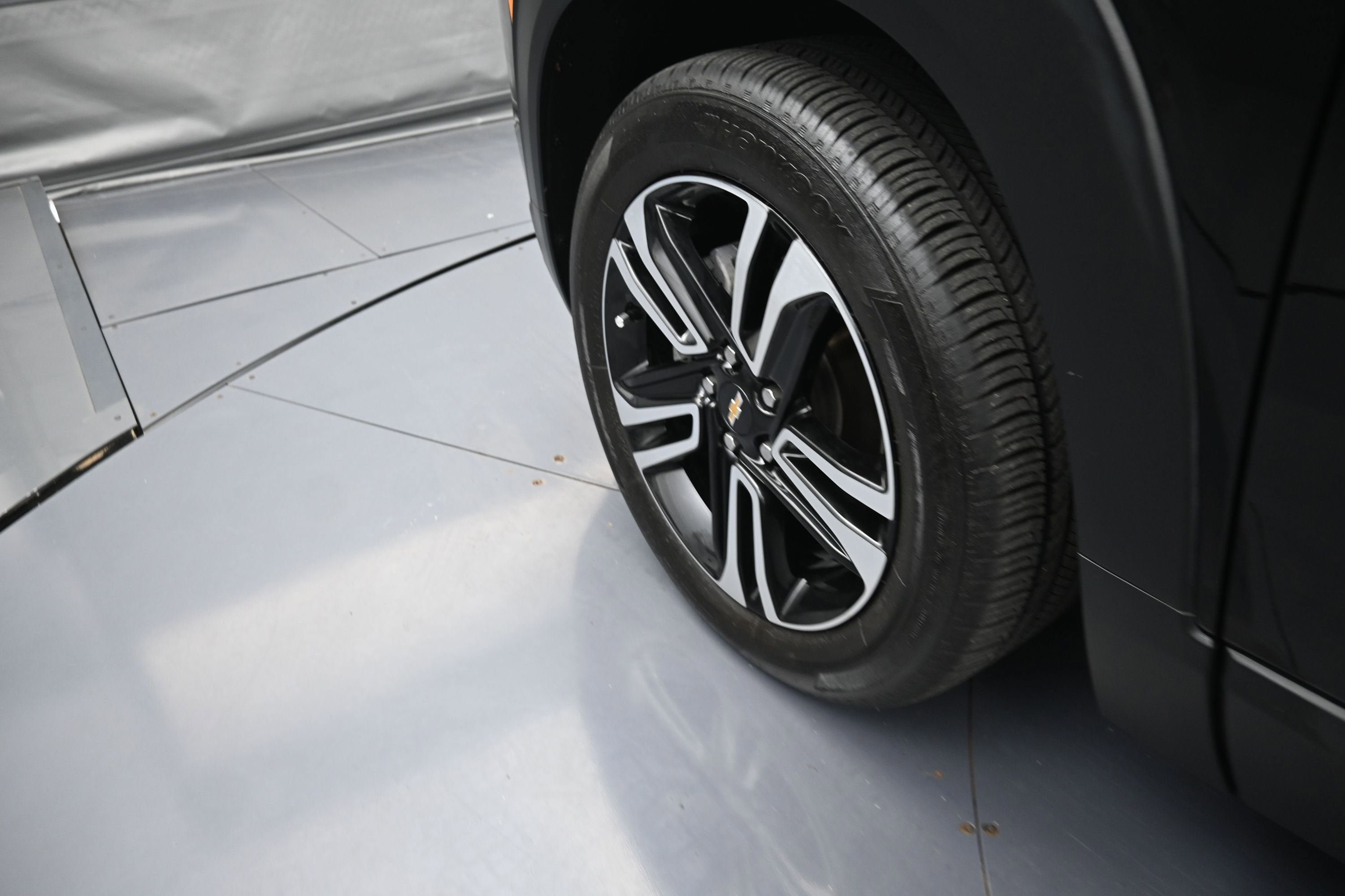 Certified 2025 Chevrolet TrailBlazer LT w/ Convenience Package FWD image 34