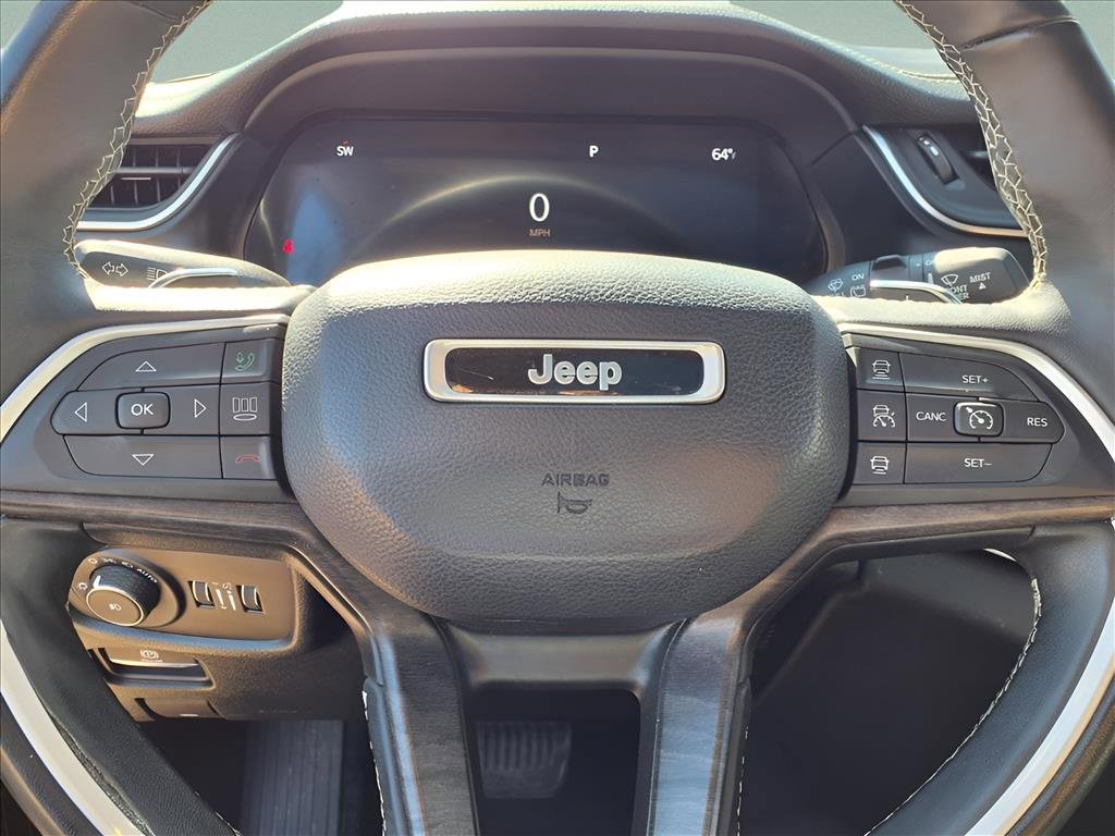 Used 2022 Jeep Grand Cherokee Limited image 20