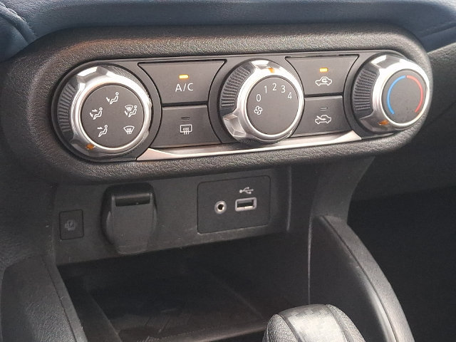Used 2025 Nissan Versa SV FWD image 15