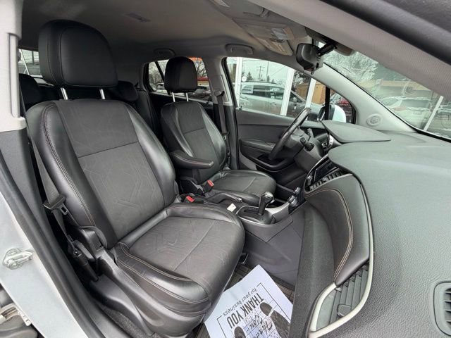 Used 2020 Chevrolet Trax LT w/ Driver Confidence Package AWD/4WD image 12