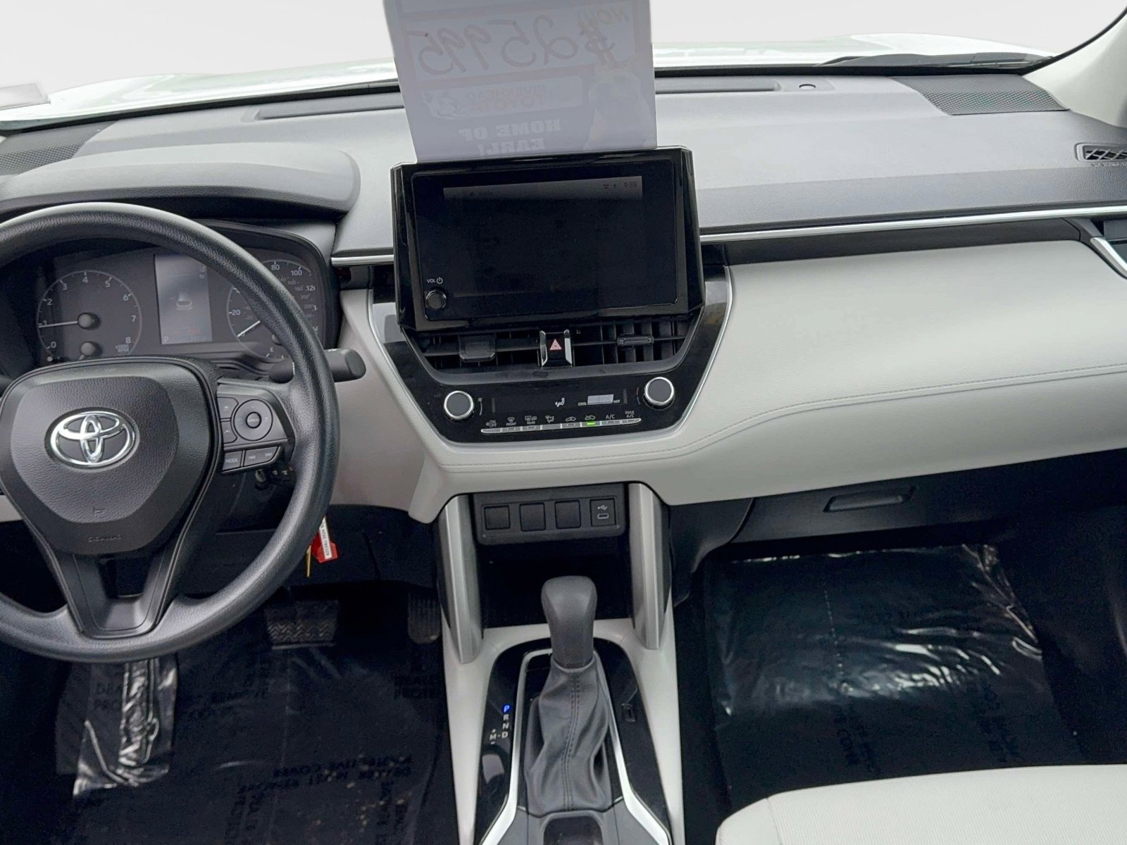 Used 2024 Toyota Corolla Cross L image 13