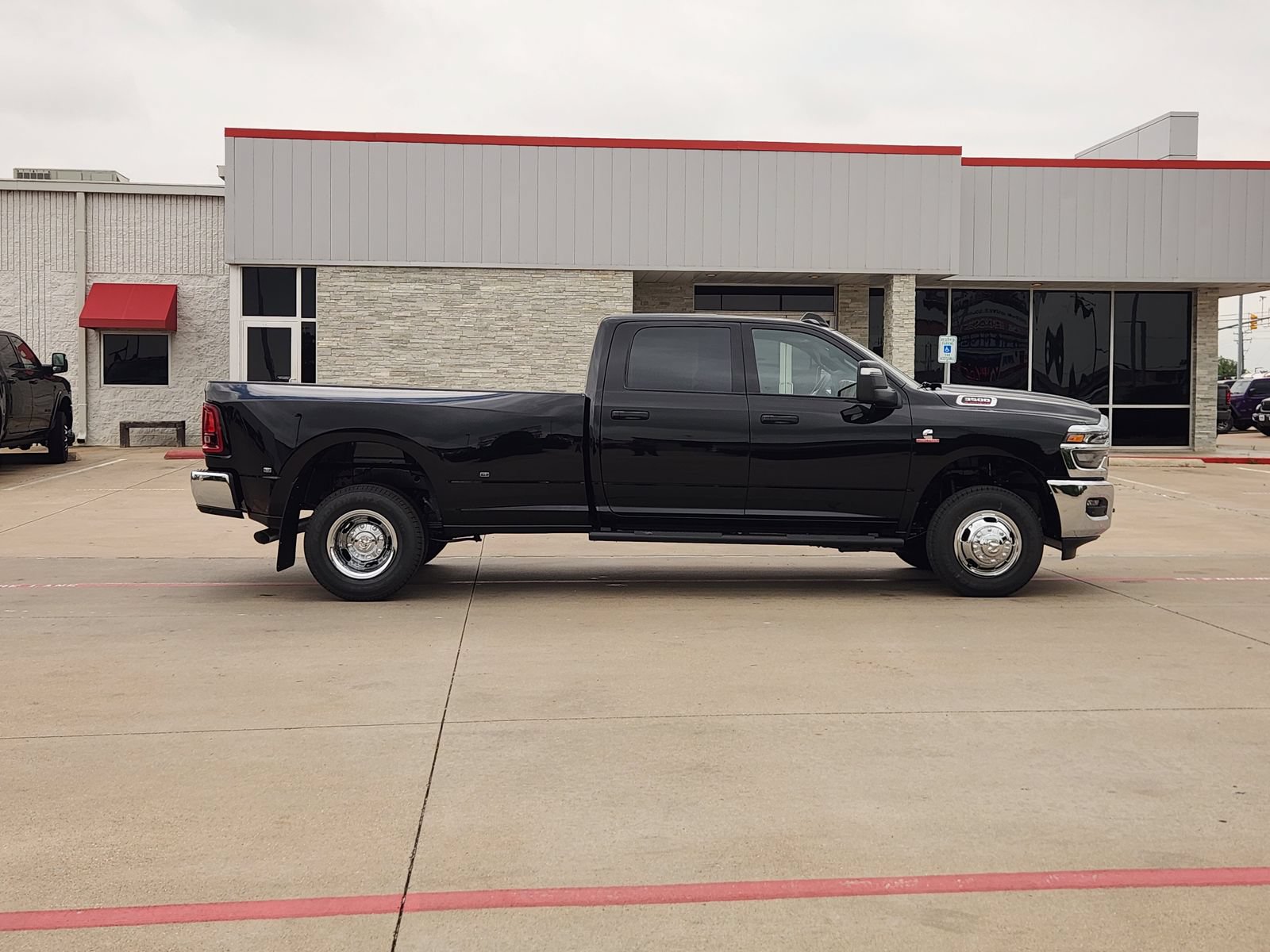 New 2026 RAM 3500 Tradesman AWD/4WD image 7
