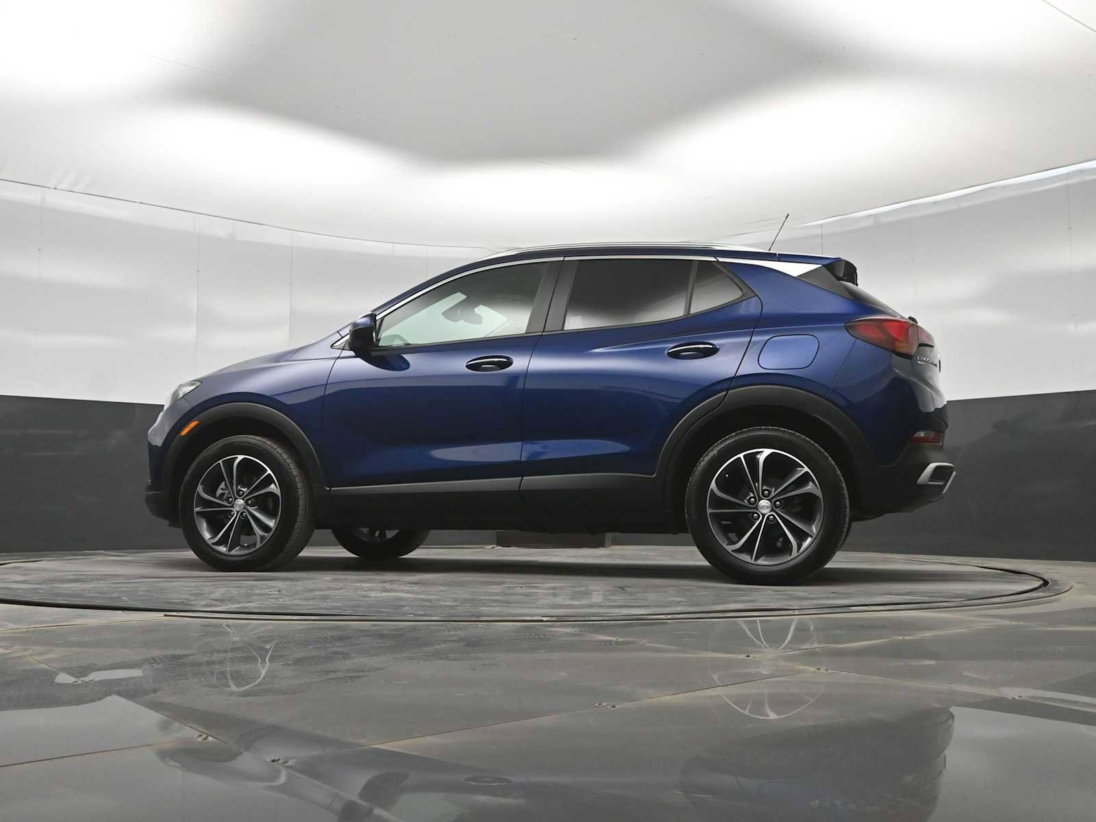 Used 2022 Buick Encore GX Select AWD/4WD image 34