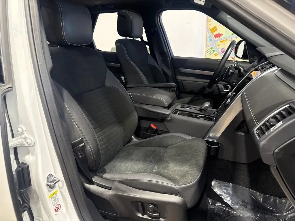 Used 2022 Land Rover Discovery S R-Dynamic AWD/4WD image 18