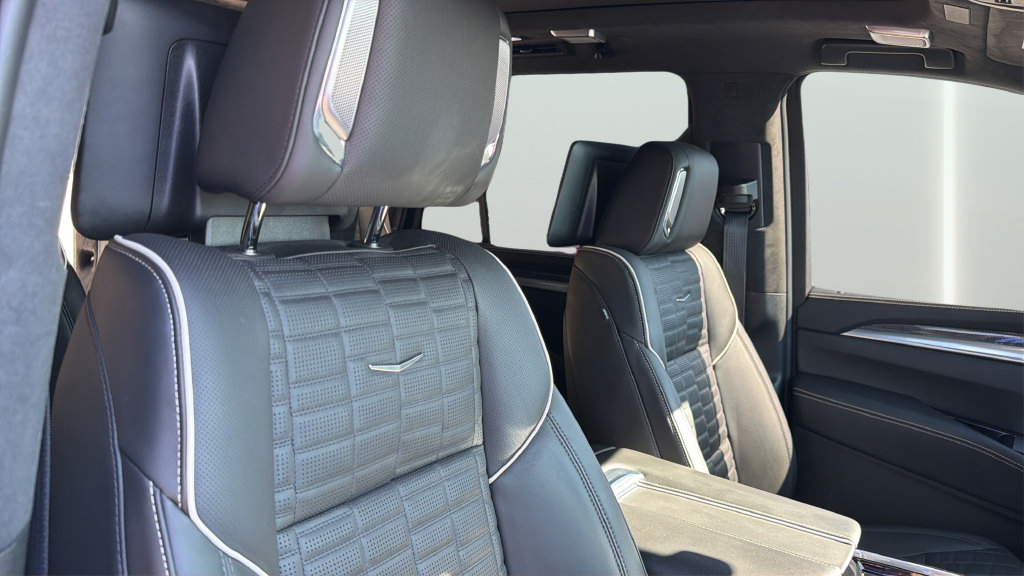 Certified 2025 Cadillac Escalade V AWD/4WD image 27