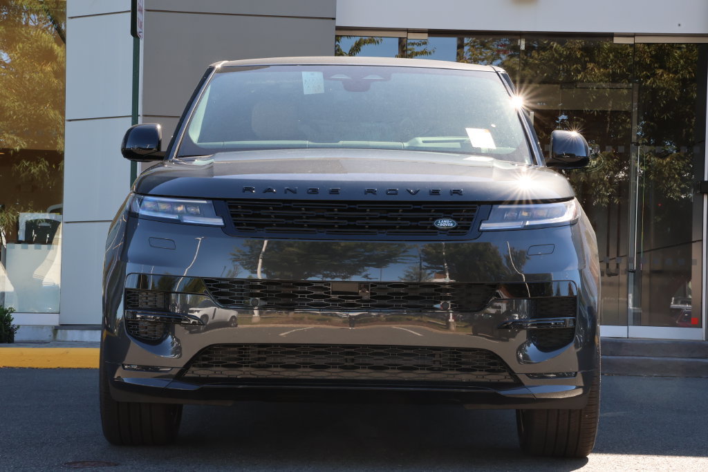 New 2027 Land Rover Range Rover Sport Dynamic SE AWD/4WD image 3