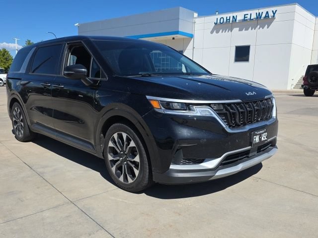 Used 2022 Kia Carnival EX FWD image 3