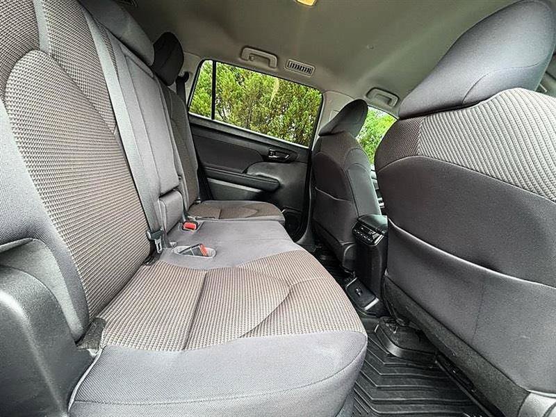 Used 2023 Toyota Highlander LE FWD image 50