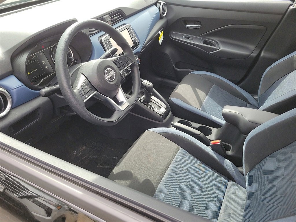 New 2025 Nissan Versa SV w/ Trunk Package image 2