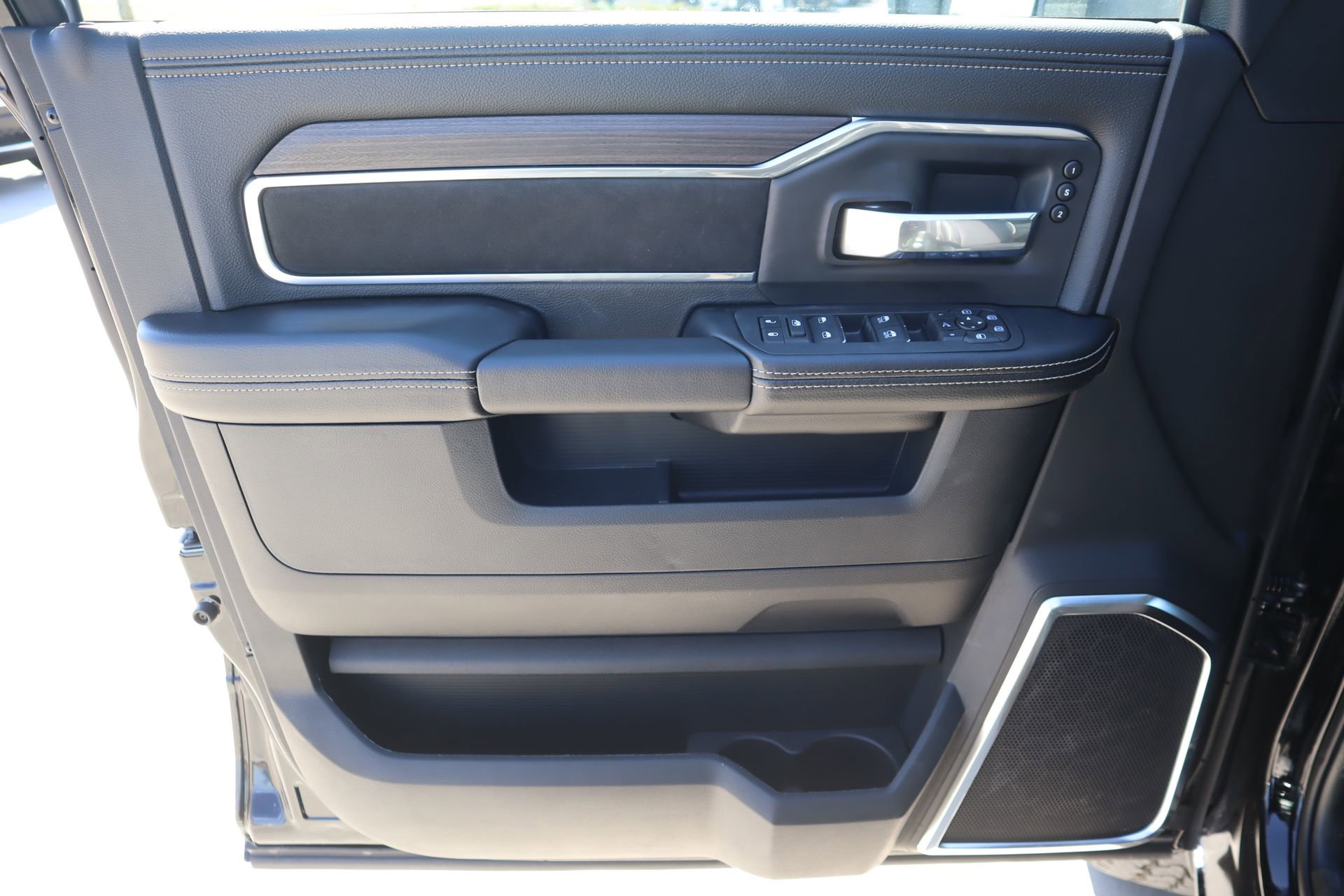 New 2026 RAM 2500 Laramie w/ Night Edition image 16