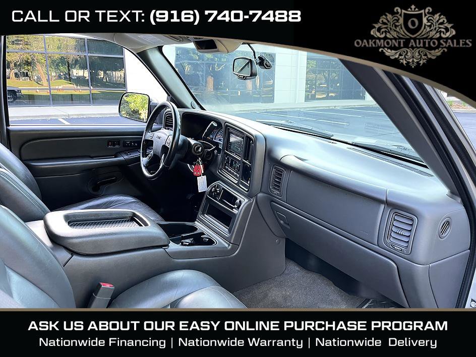 Used 2005 GMC Sierra 2500 SLT w/ Heavy-Duty Power Package AWD/4WD image 12