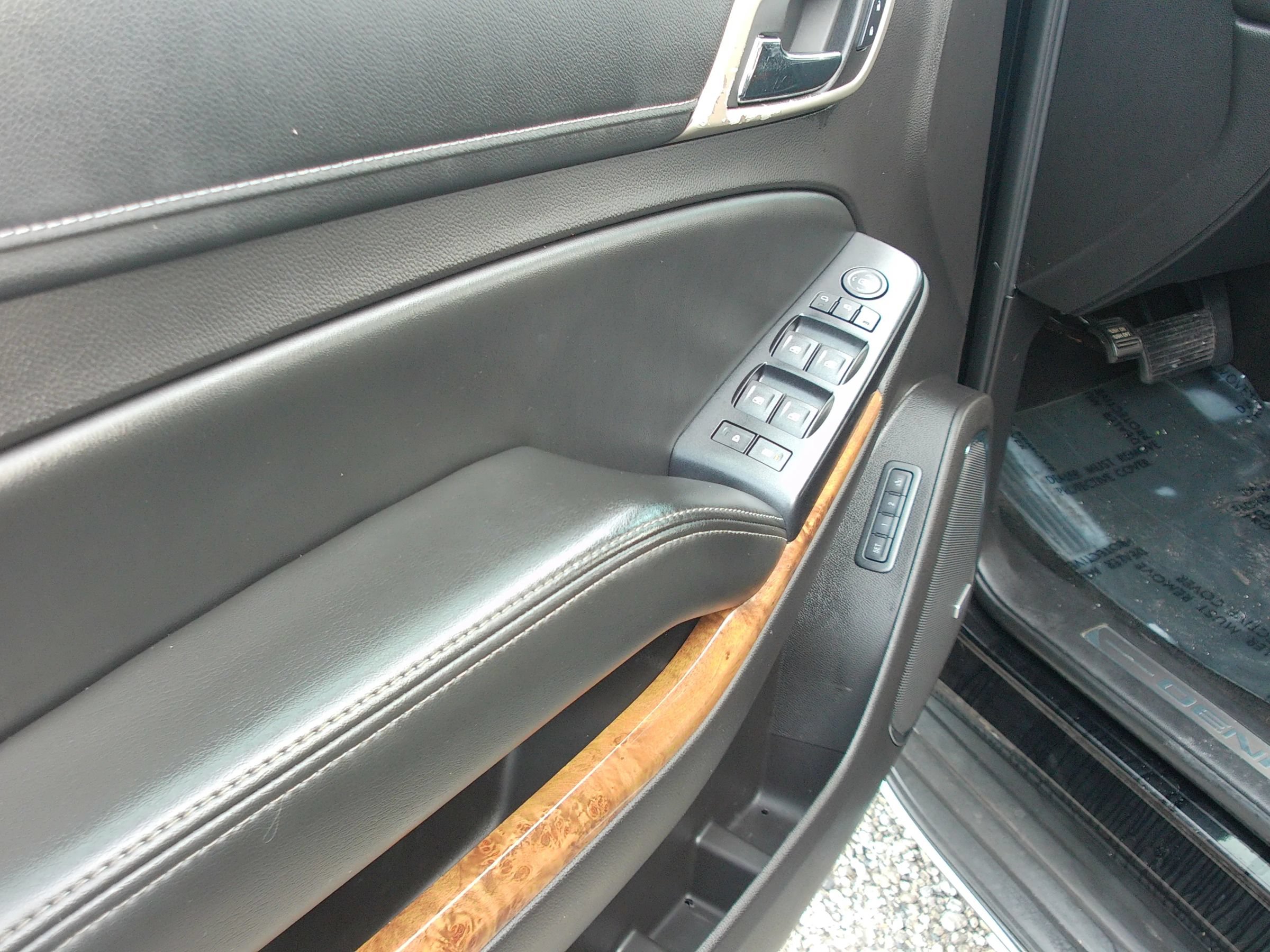 Used 2015 GMC Yukon XL Denali w/ Open Road Package RWD image 11