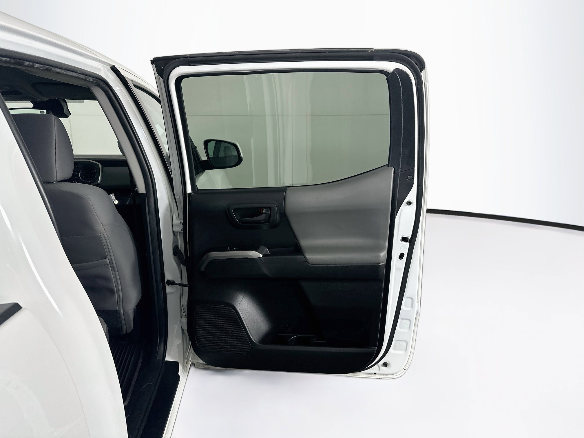 Used 2023 Toyota Tacoma SR5 RWD image 28