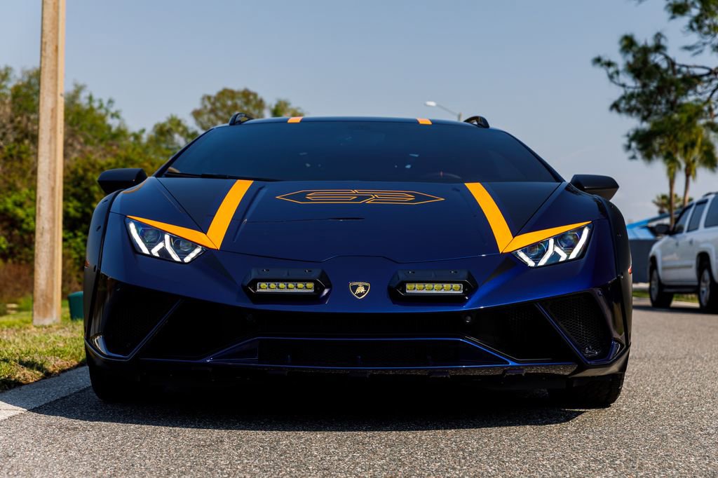 Used 2023 Lamborghini Huracan Sterrato image 8