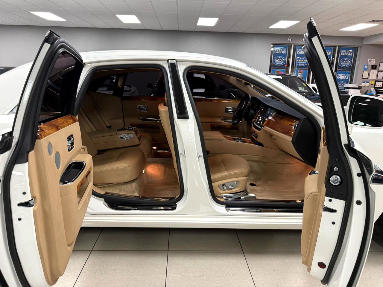 Used 2011 Rolls-Royce Ghost image 14