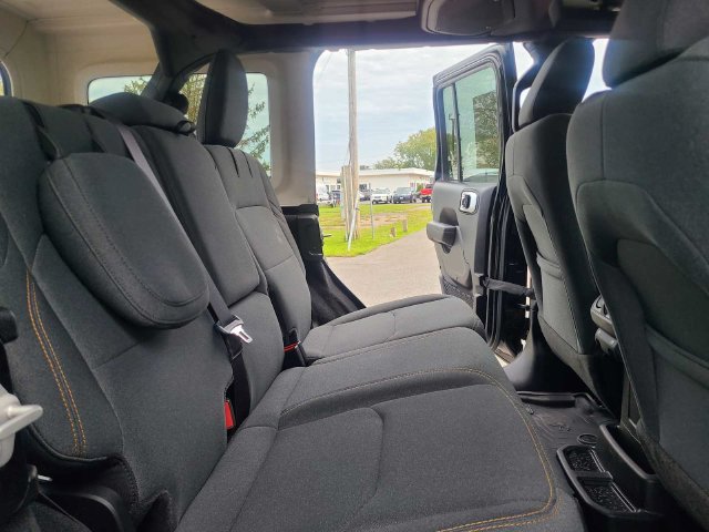 Used 2024 Jeep Wrangler Unlimited AWD/4WD image 24