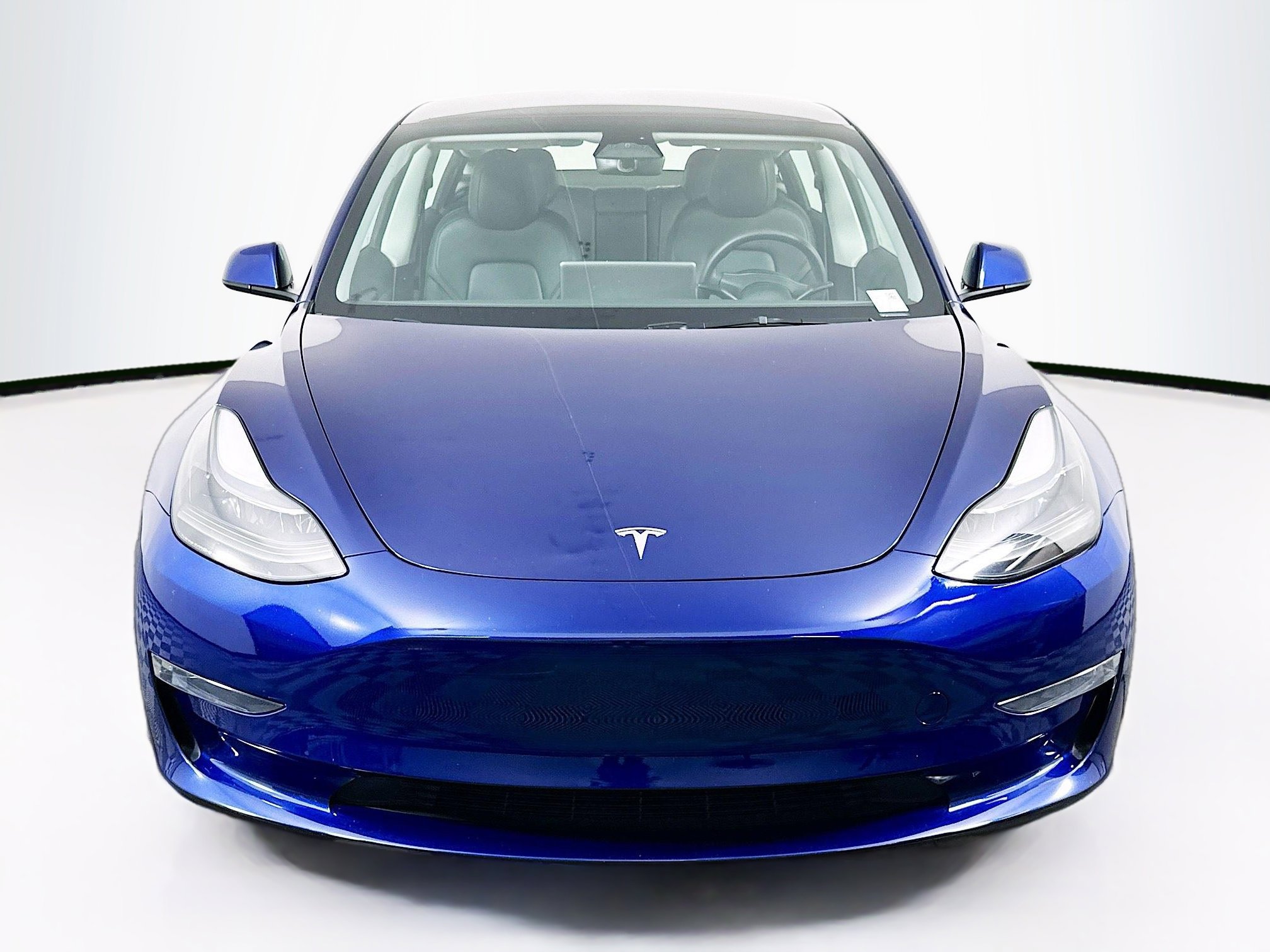 Used 2023 Tesla Model 3 Standard Range image 2
