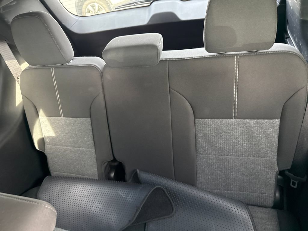 Used 2025 GMC Acadia Elevation image 27