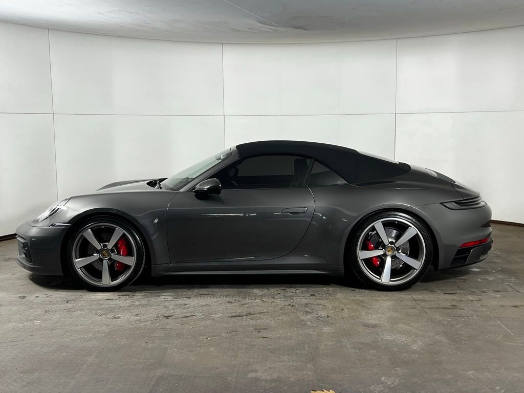 Certified 2020 Porsche 911 Carrera 4S image 2