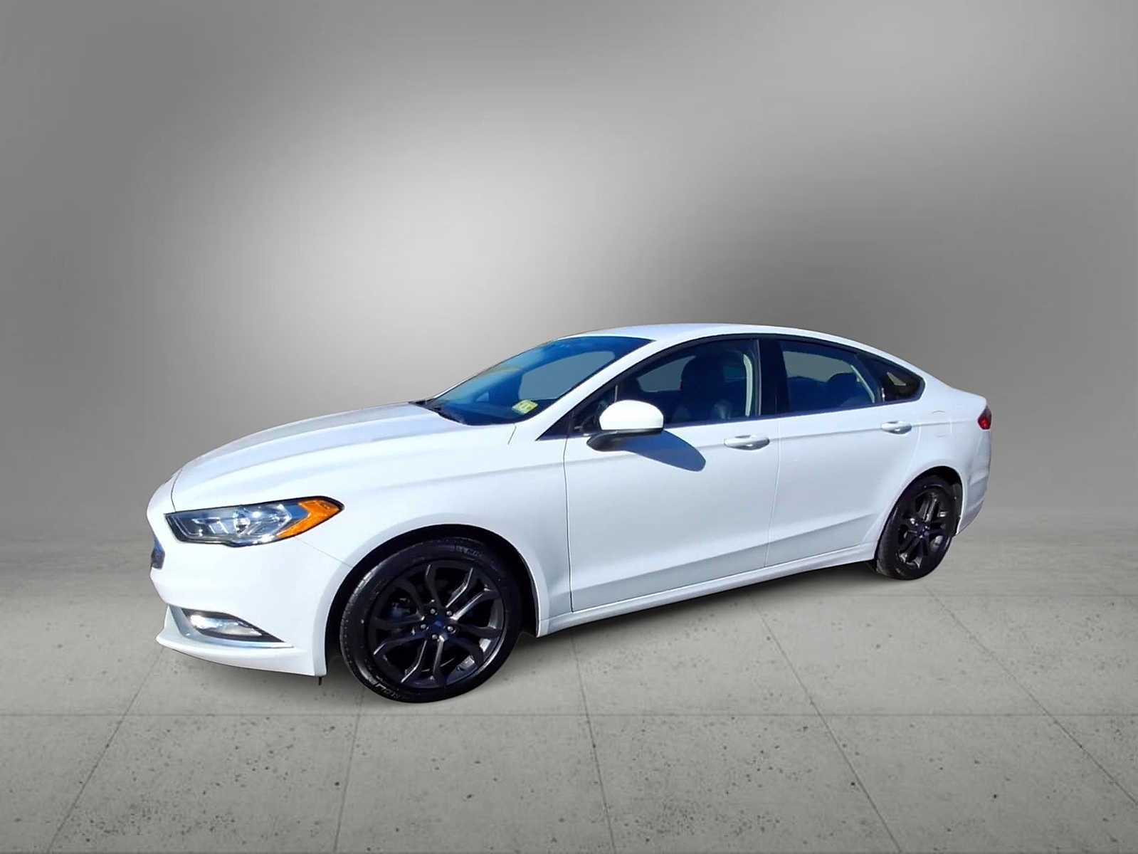 Used 2018 Ford Fusion SE w/ Equipment Group 201A FWD image 4