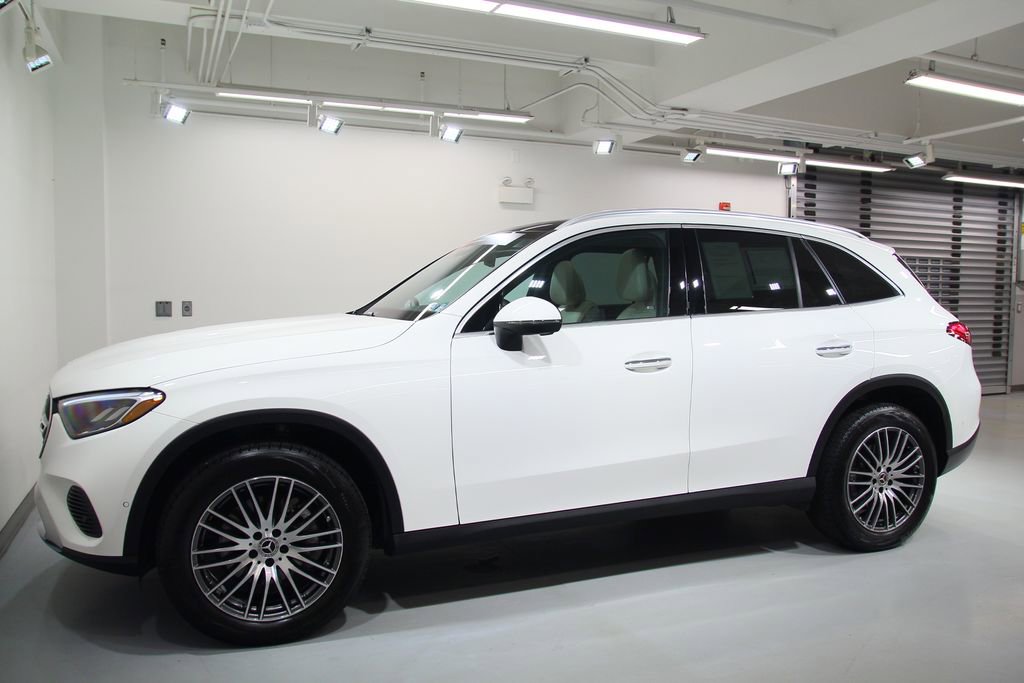 Certified 2026 Mercedes-Benz GLC 300 4MATIC image 3