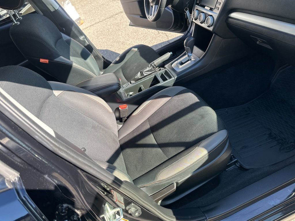 Used 2017 Subaru Crosstrek 2.0i Premium image 32