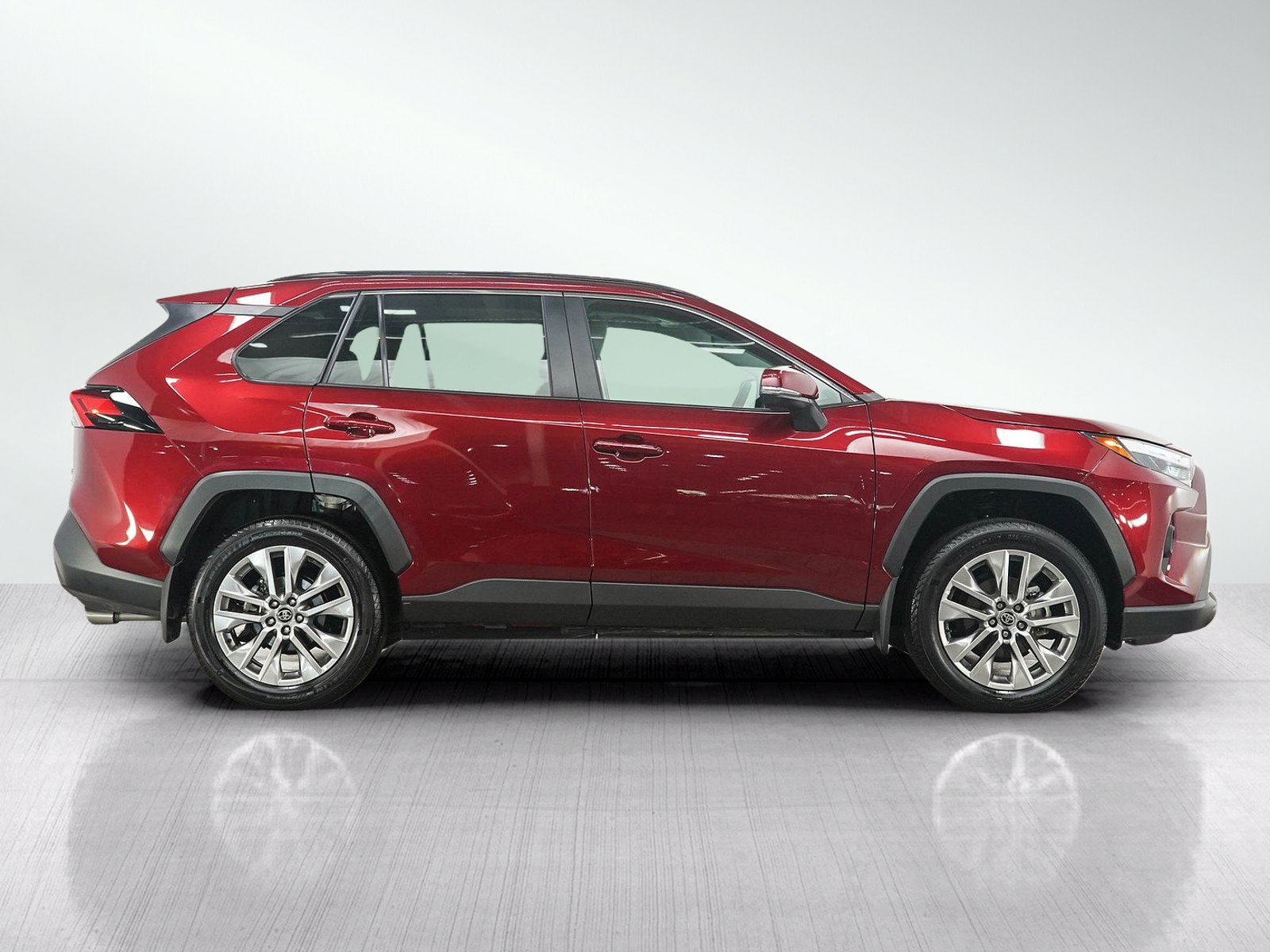 Used 2025 Toyota RAV4 XLE Premium w/ Weather Package AWD/4WD image 6