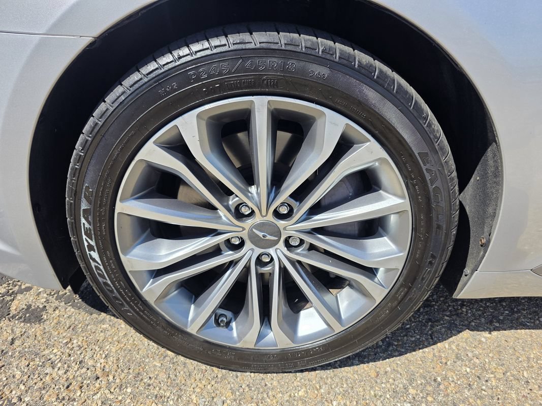 Used 2017 Genesis G80 3.8 AWD/4WD image 35