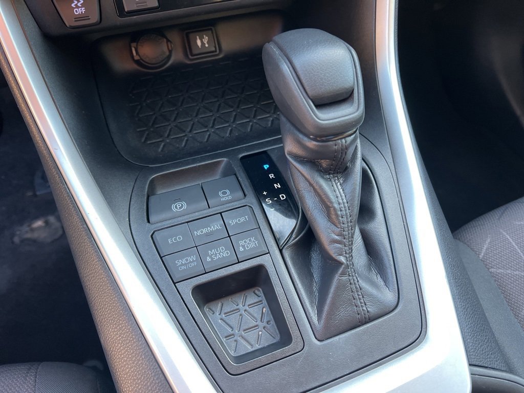 Used 2019 Toyota RAV4 XLE image 18