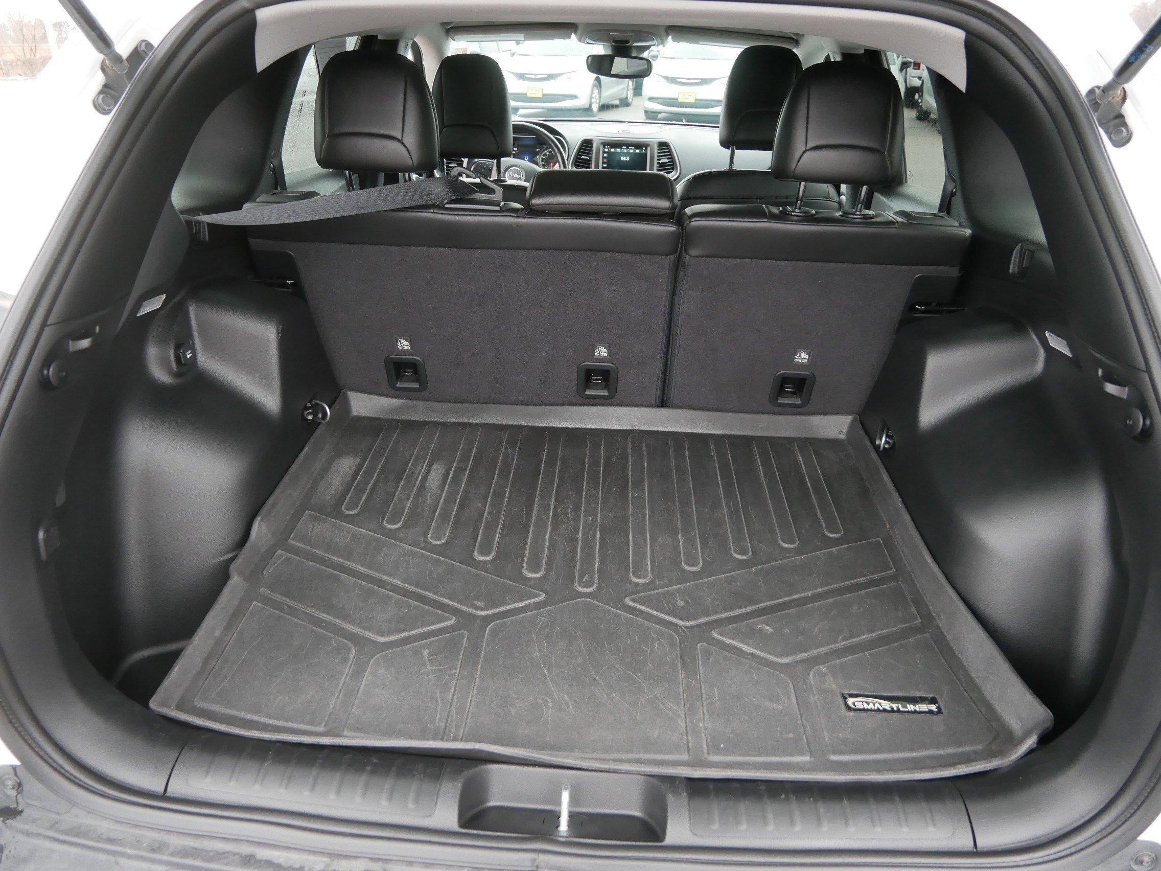 Used 2021 Jeep Cherokee Trailhawk image 19