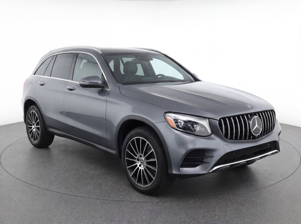 Used 2019 Mercedes-Benz GLC 300 4MATIC image 2