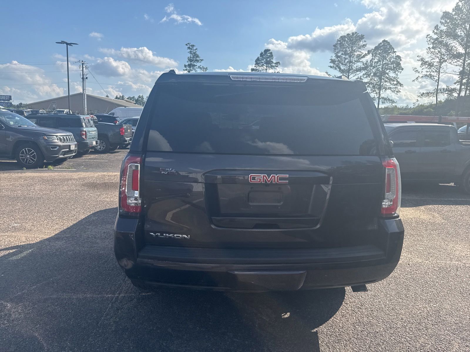 Used 2018 GMC Yukon SLT w/ Premium Edition AWD/4WD image 6