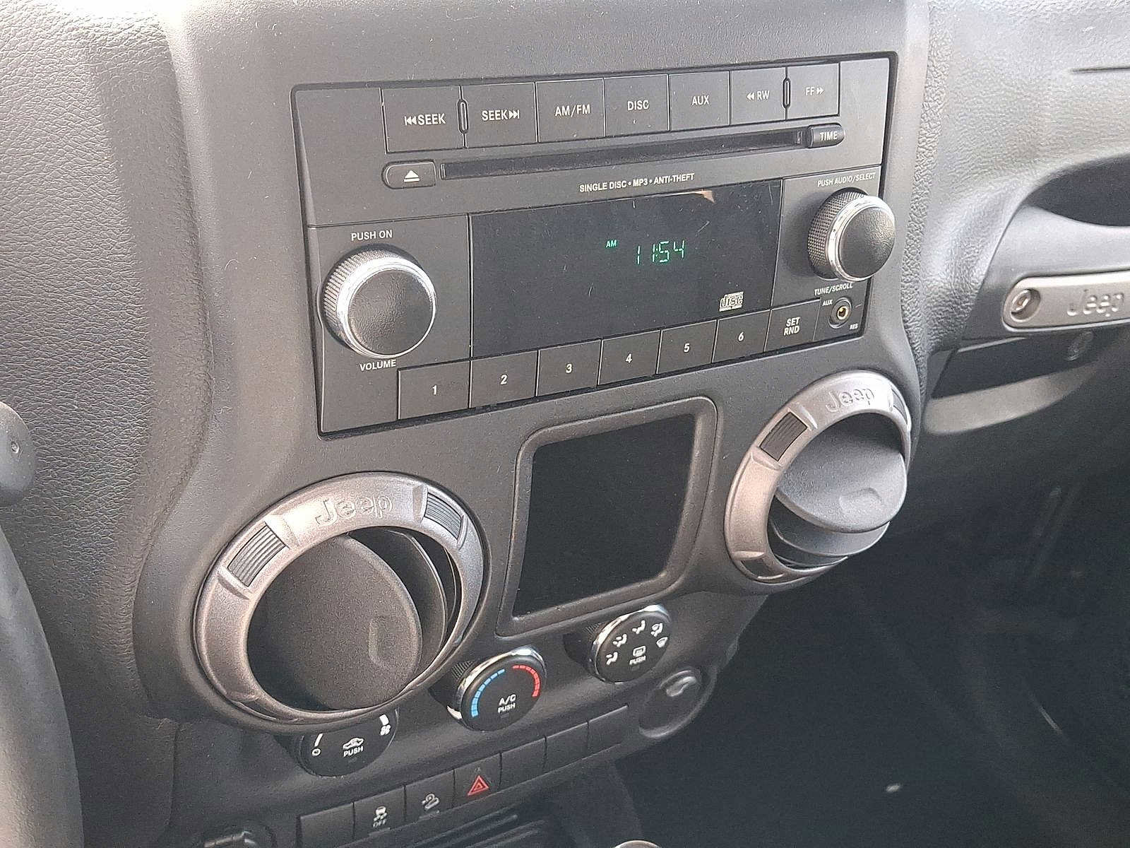 Used 2018 Jeep Wrangler Sport image 14