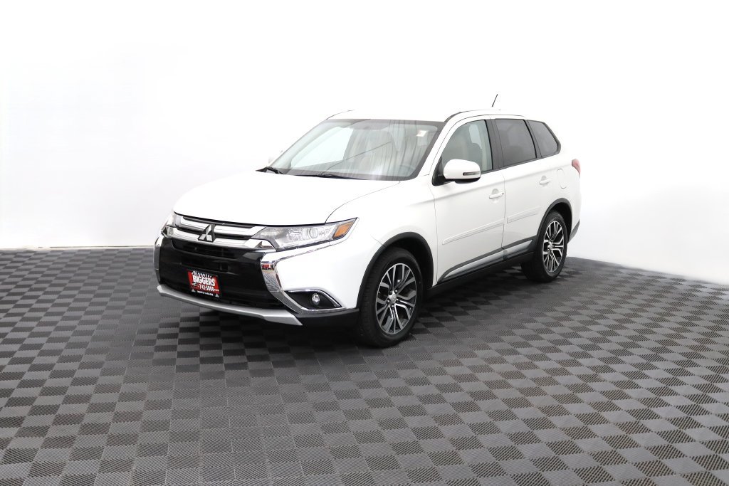 Used 2016 Mitsubishi Outlander SE FWD image 3