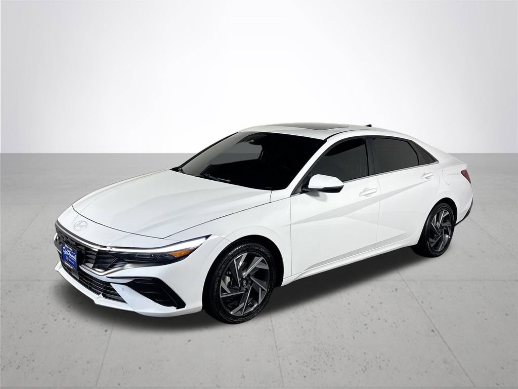 Used 2024 Hyundai Elantra Limited image 2