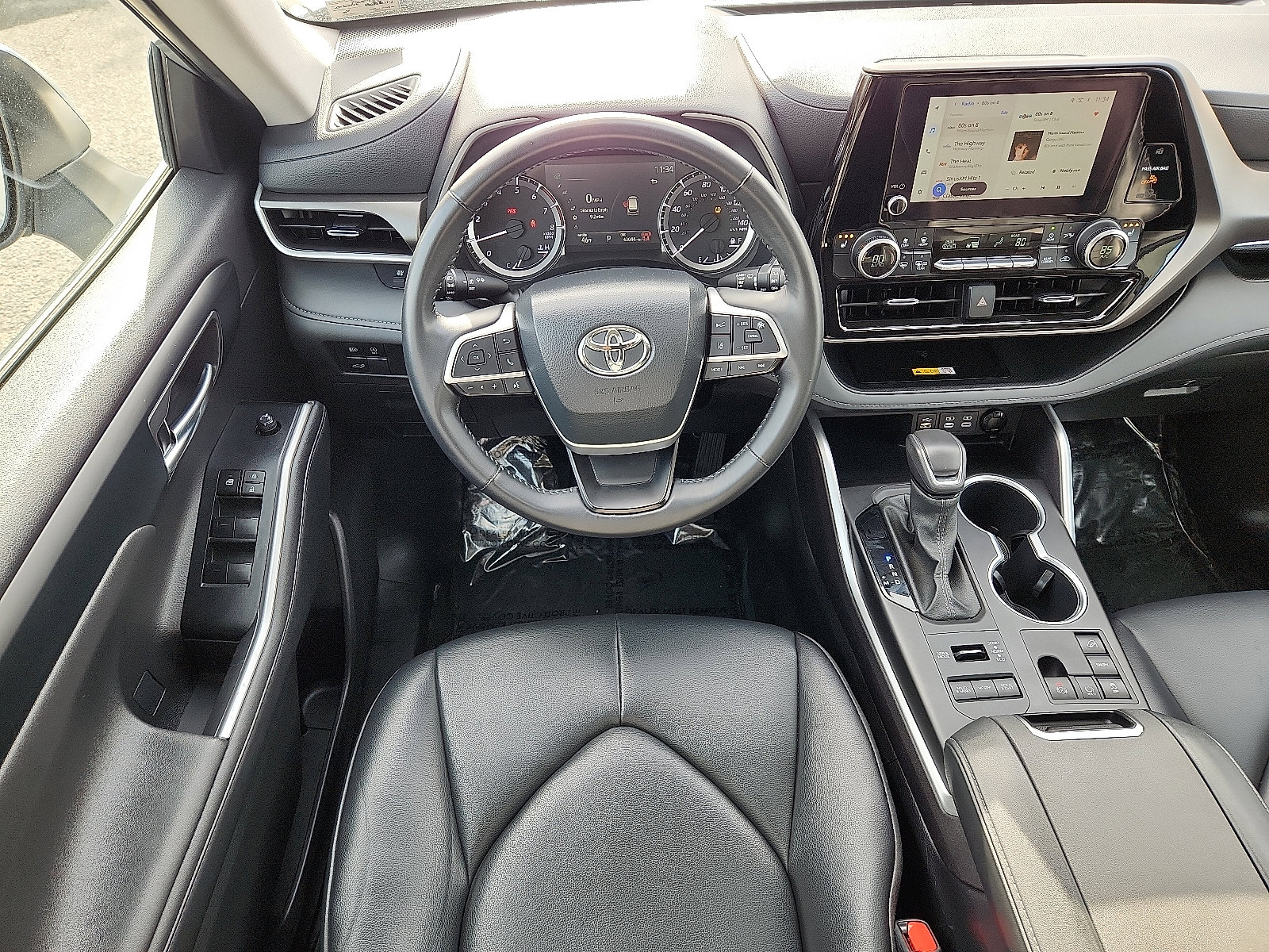 Used 2024 Toyota Highlander XLE image 13